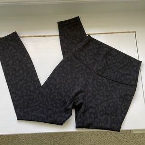 LIKE NEW! Leopard align